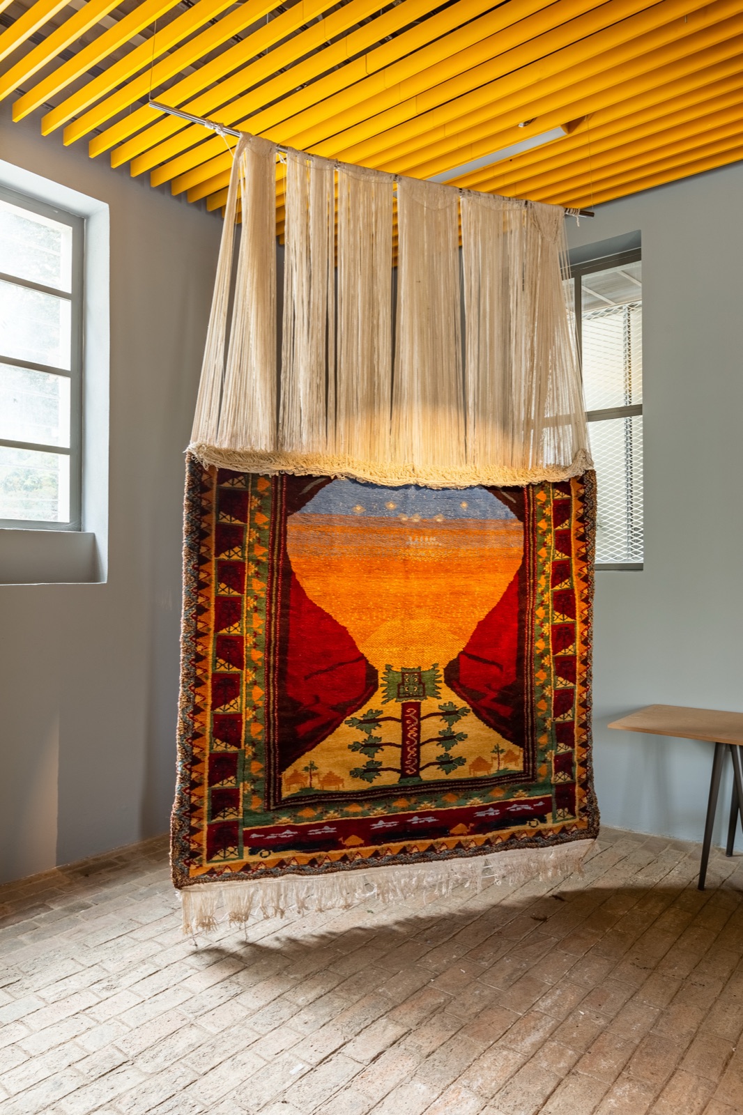 State of Displacement: Entangled Topographies
